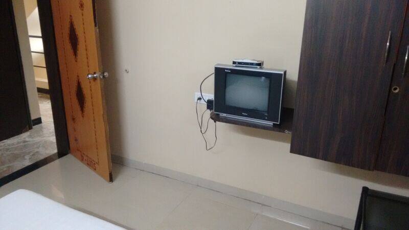 Hotel Shivratna Lodging and Boarding, Pune 3